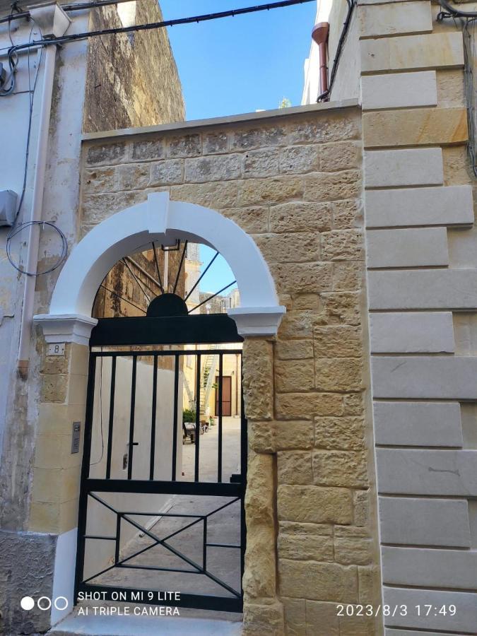 La Corte Della Zia Santa Apartment San Cesario di Lecce Luaran gambar